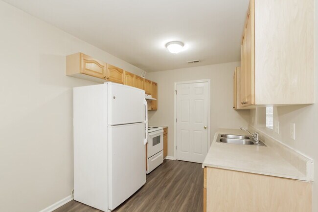 Building Photo - 1820 Charnell Ln
