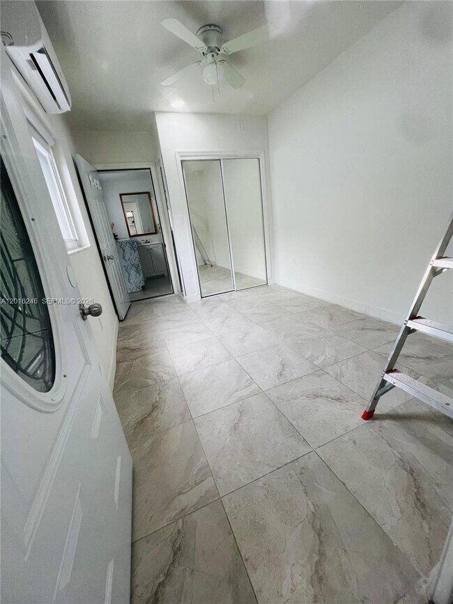 Building Photo - 2500 SW 131st Ct
