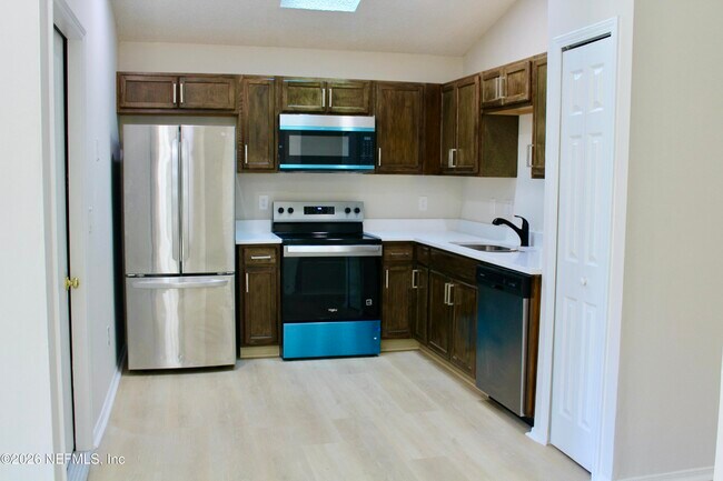Building Photo - 10178 Geni Hill Cir N
