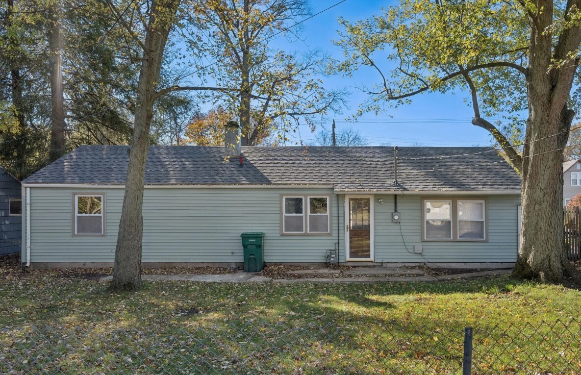 Building Photo - 431 W Coolspring Ave
