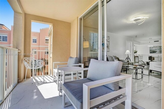 Building Photo - 19601 E Country Club Dr