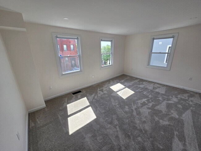 Building Photo - 10 Rantoul St