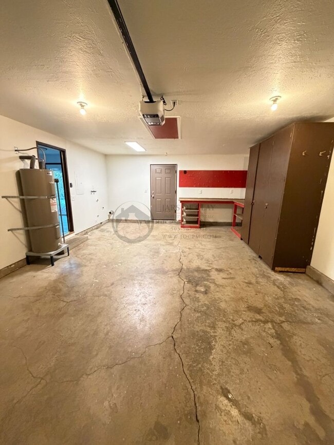 Building Photo - FRESHLY UPDATED! 3BD Salem Home with New Flooring, Central AC, 2-Car Garage & Landscaping Included!