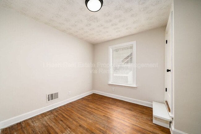 Building Photo - 32 Schultz Ave