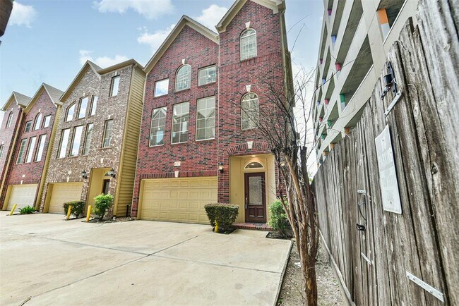 Building Photo - 1117 St Agnes St