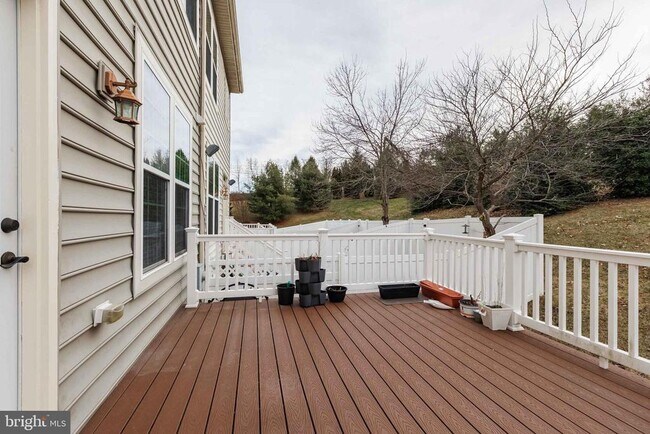 Building Photo - 9733 Braidwood Ter