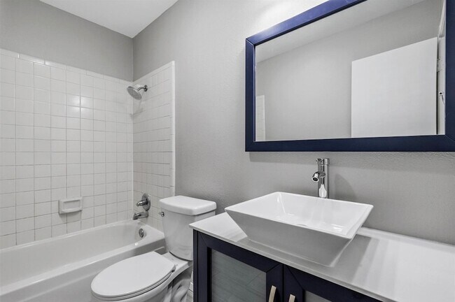Building Photo - 1300 Timbercrest Dr
