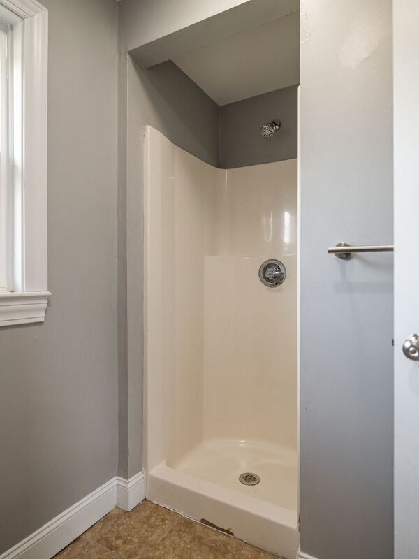 Building Photo - 386 Sandy Creek Rd