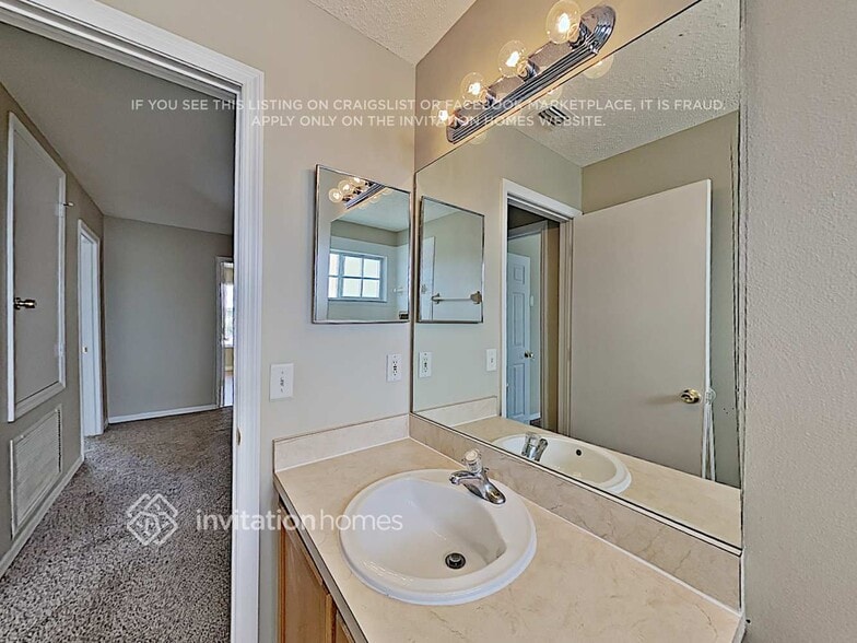 Building Photo - 12619 Longcrest Dr