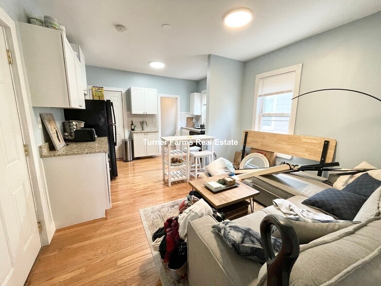 Building Photo - 44 Ward St