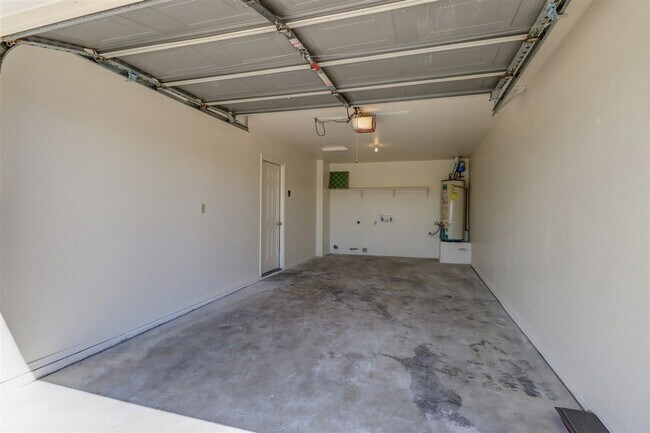 Building Photo - 7100 Roundup Dr