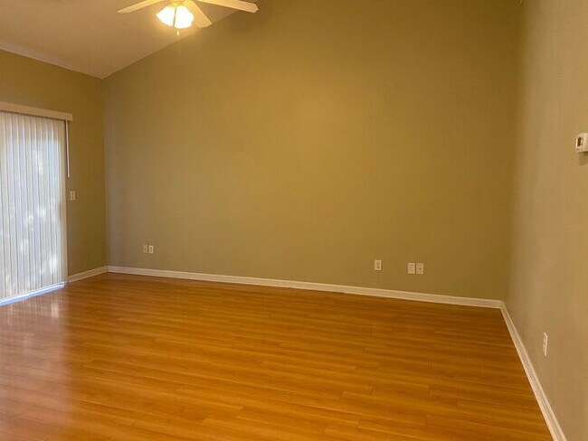 Building Photo - Independence South one level brick patio h...
