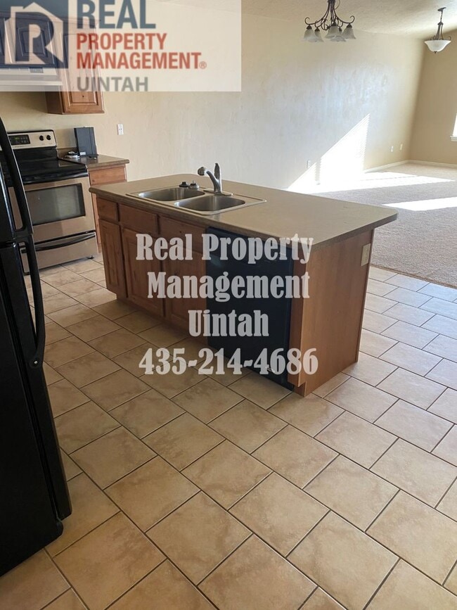 Building Photo - Legacy Meadows Twin Home