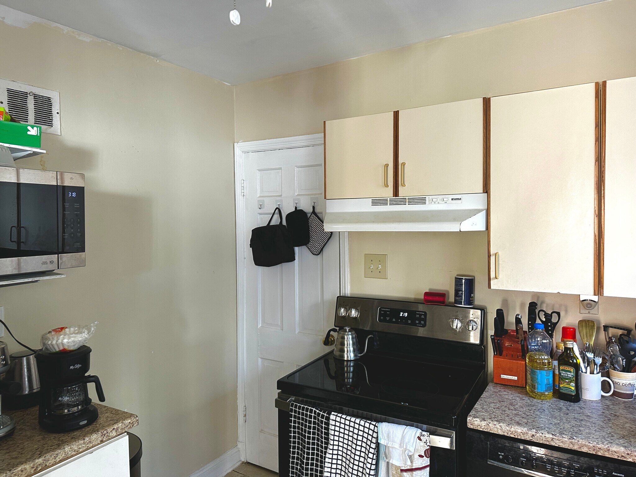 Building Photo - 5406 Shoemaker Farm Ln