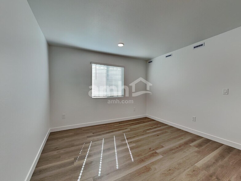 Building Photo - 4617 S 97th Dr