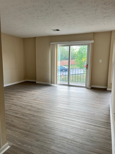 Living room - 1310 Louisville Rd