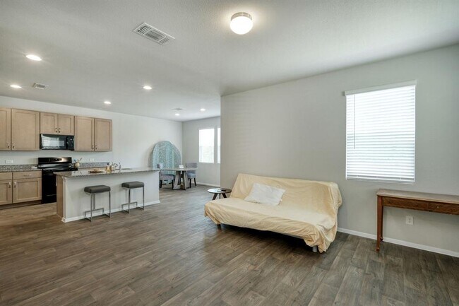 Building Photo - 2615 Paragon Fox Dr