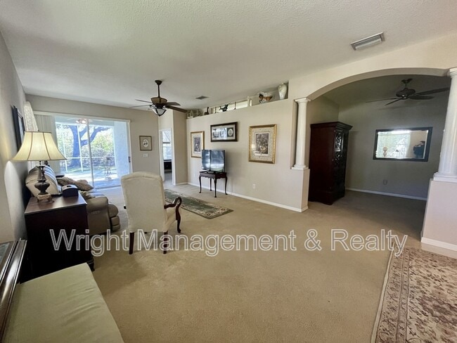 Building Photo - 6040 Sandhill Ridge Dr