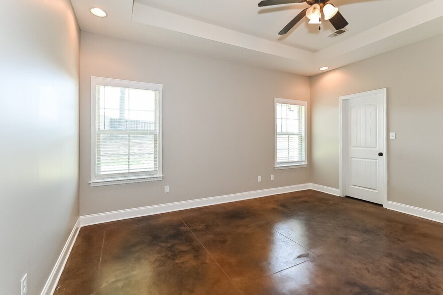 Building Photo - 3475 Avis Ln