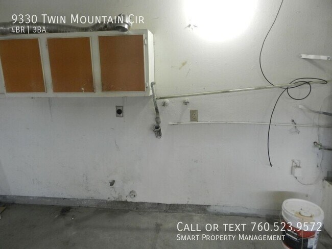 Building Photo - 9330 Twin Mountain Cir