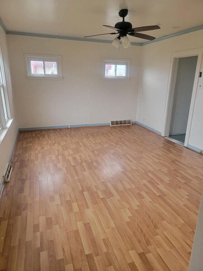 Building Photo - 8323 US-41