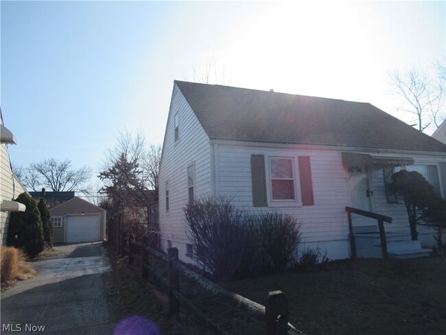 Building Photo - 4413 W 187th St