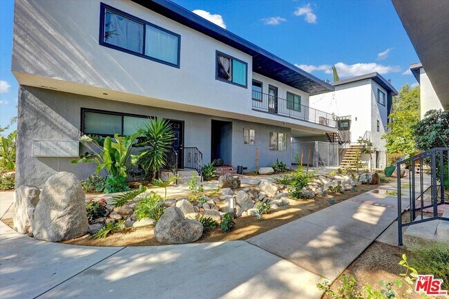 Building Photo - 5722 Woodman Ave