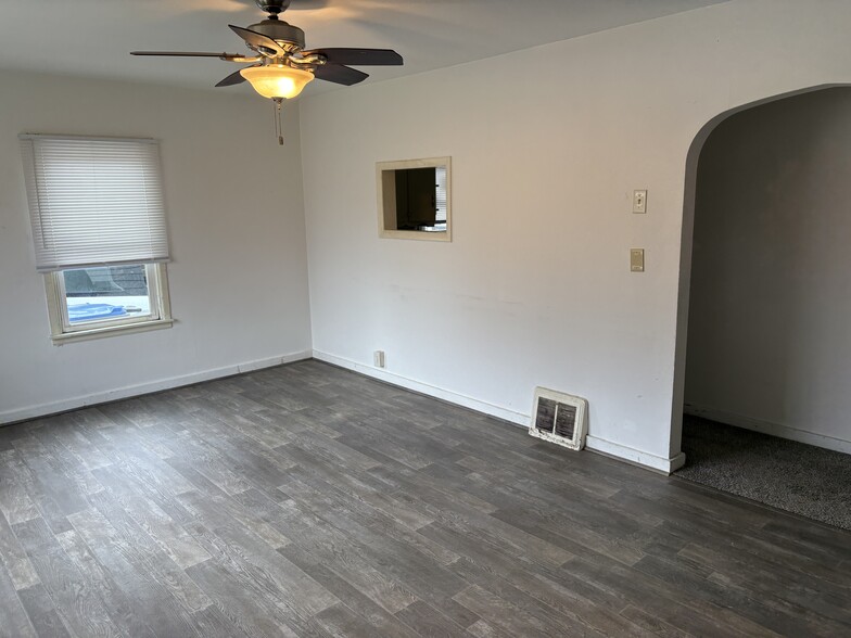 Building Photo - 804 College Ave