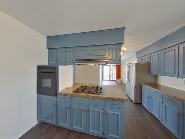 Building Photo - 7761 Killarney Ct