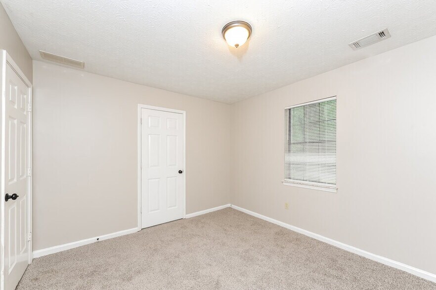 Building Photo - 3240 Grand Central Dr