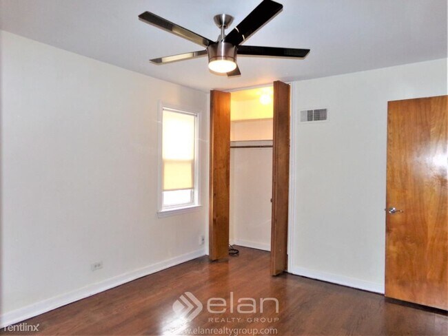 Building Photo - 9056 Lamon Ave