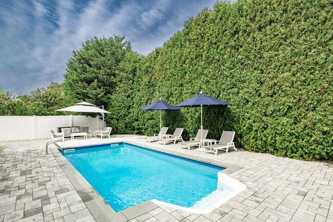 Building Photo - 27 Tanners Neck Ln