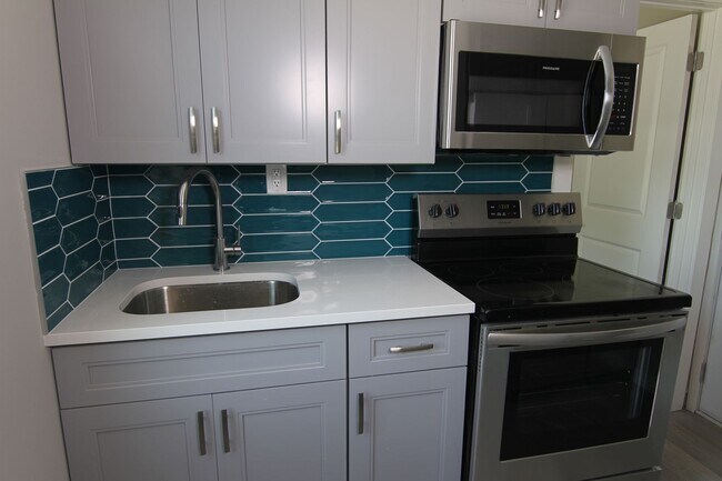 Building Photo - 3945 Baring St