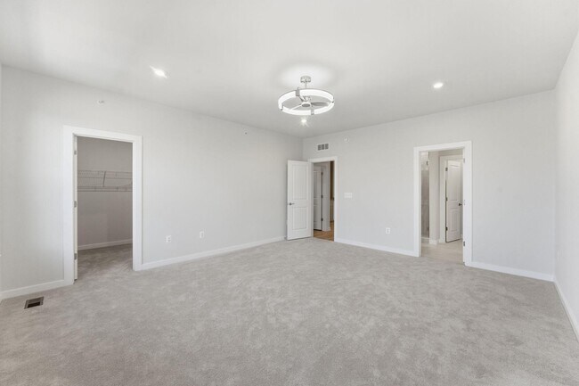 Building Photo - 2136 Glacier Rd