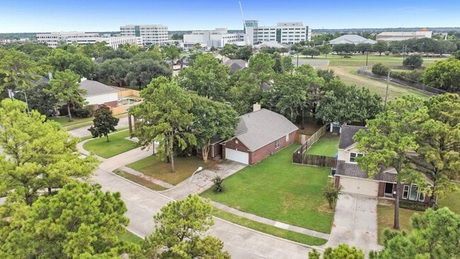 Building Photo - 15007 Chestnut Falls Dr