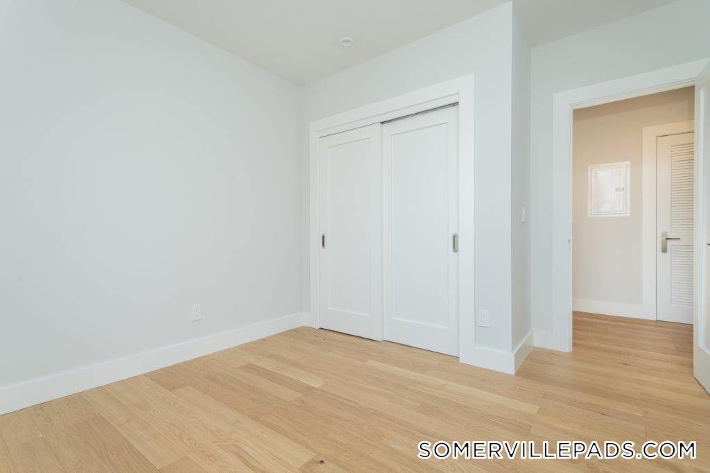 Building Photo - 123 Highland Ave