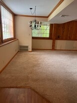 Building Photo - 820 Bartsch Ln