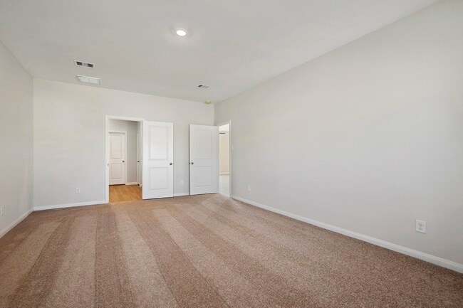 Building Photo - 360 Kingston Wy