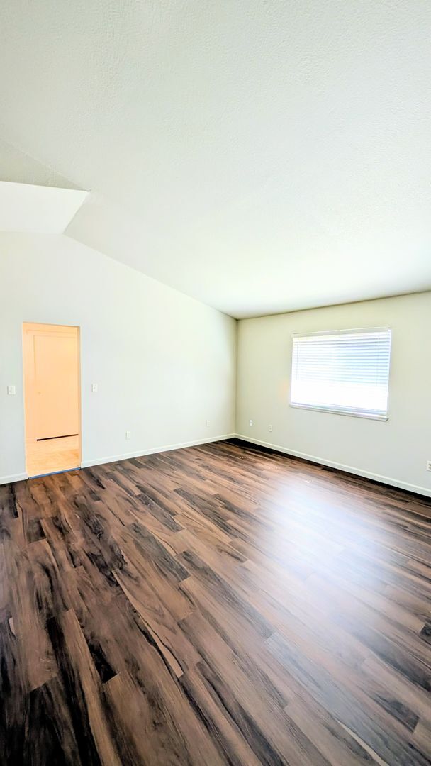 Building Photo - Beautiful 3BD/2BTH Single Family Home on C...