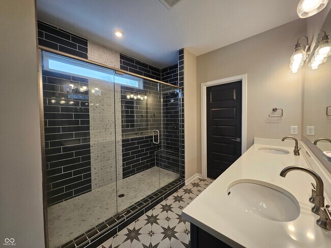 Building Photo - 228 Oakhurst Wy