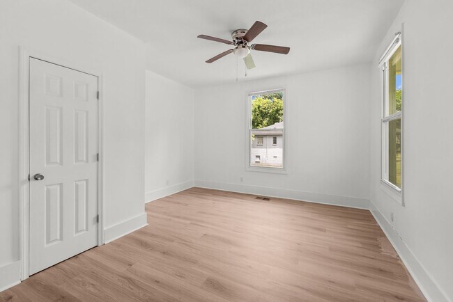 Building Photo - Charming 4 Bedroom, 2 Bathroom house