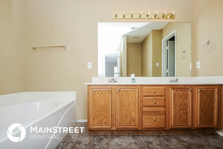 Building Photo - 6209 Brookfall Dr