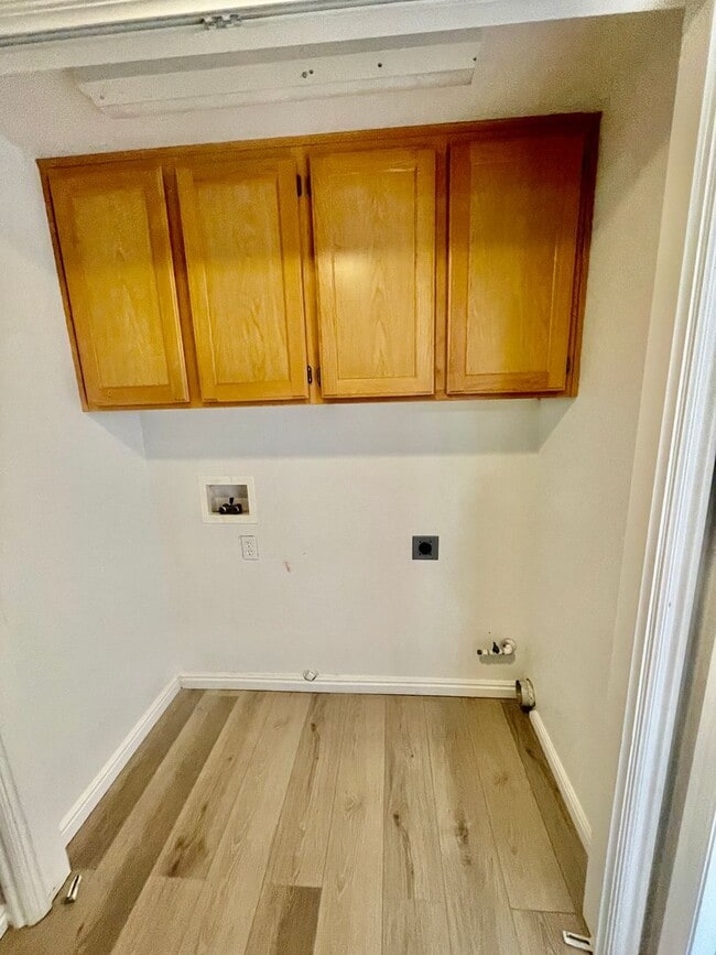 Building Photo - Pet-Friendly Three Bedroom Townhome in Hurricane