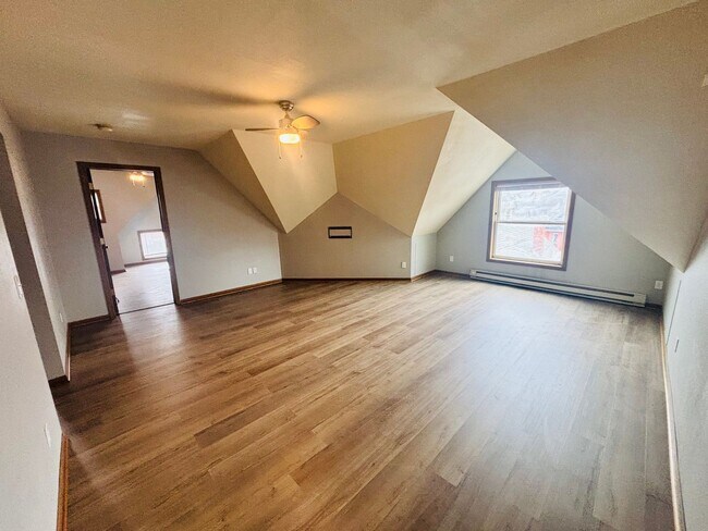 Primary Photo - Huge 5BD Two Story Apartment Blocks from Downtown La Crosse