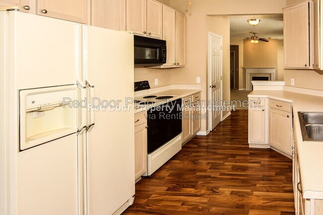 Building Photo - 12420 Brookline St