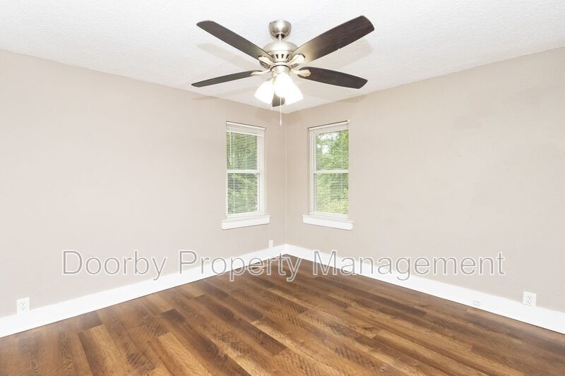 Building Photo - 403 Warren St