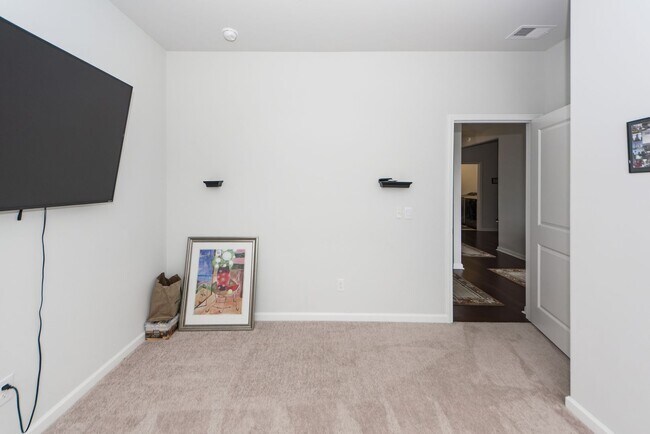 Building Photo - 4 Bedroom 2 Bath Home in French Quarter Creek - Huger