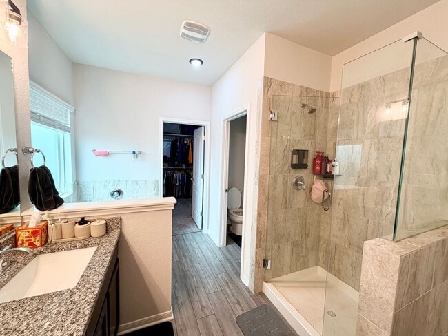 Building Photo - Spacious 4 bed/3 Bath home in Midway ISD
