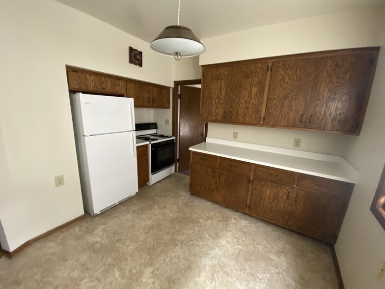 Building Photo - 414 N 63rd St
