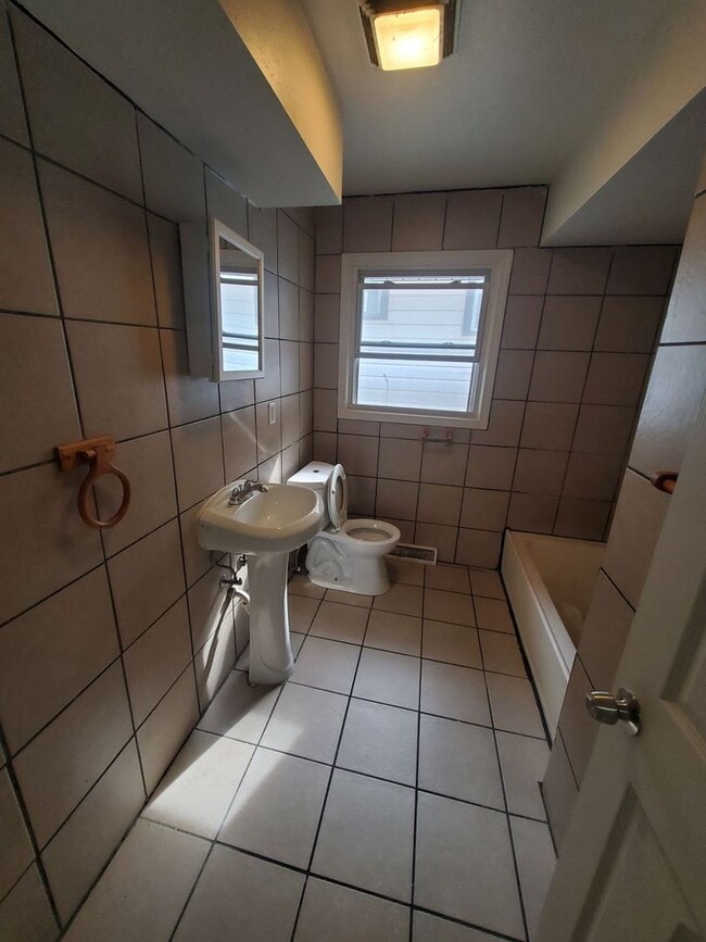 Building Photo - 5541-5543 N 35th St. (Duplex)